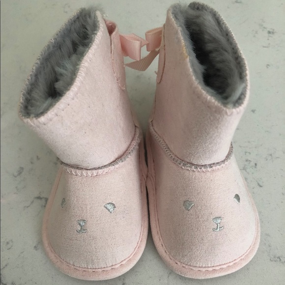 baby girl infant boots - Picture 1 of 3